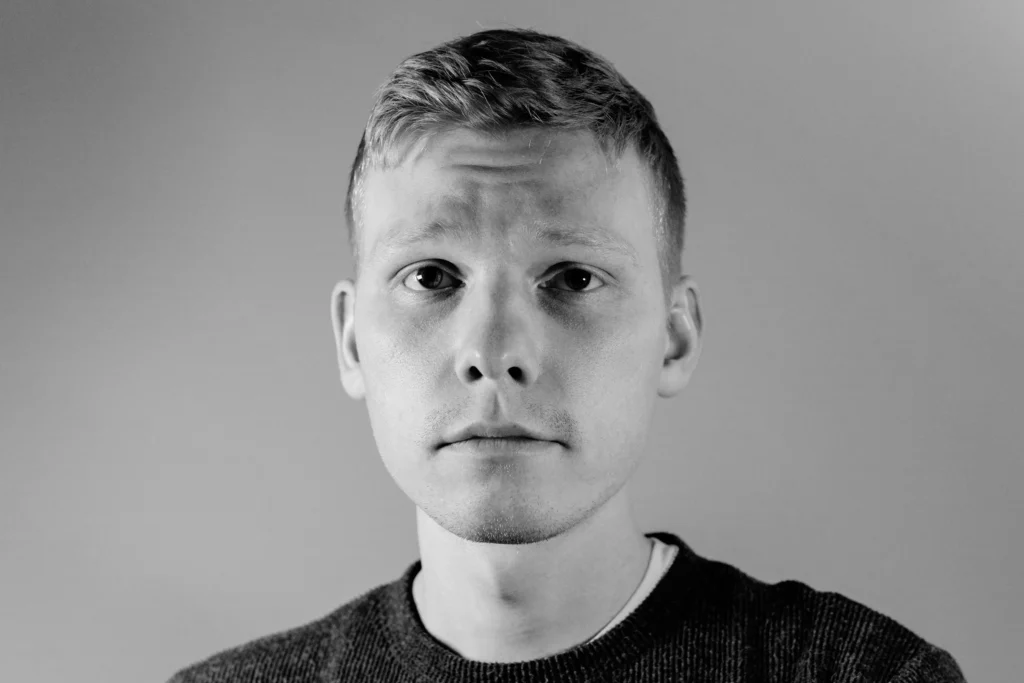 Headshot of Nick Gunnare.